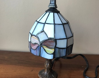 Mini Tiffany Style Lamp, Vintage Lighting, Glass Accent Lamp. Stained Glass Lamp