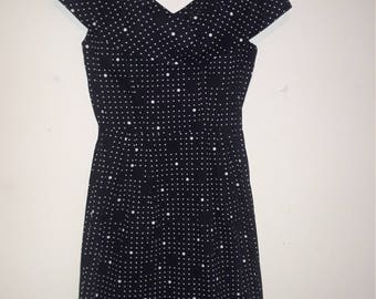 Sleeveless V-Neck Black and White dress