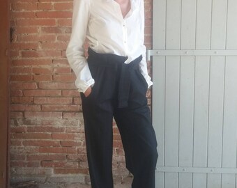 Broad pants / adjustable / comfortable / black striped wool. 04516