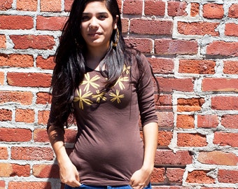 women tops tshirts (S), silkscreen tshirt, brown tshirt 3/4 sleeve, scattered flowers design, womens graphic tee