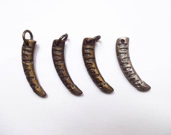4 bronze and silver 42 mm Horn charms
