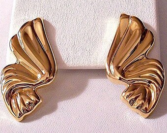 Avon Swirl Ribbon Pierced Post Stud Earrings Gold or Silver Tone Vintage 1989 Large Ribbed Wide Band Discs