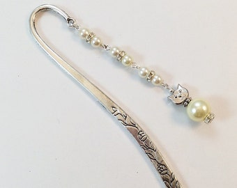 Beaded Cat Bookmark, Kitty Beaded Shepherd Hook Bookmark, Metal Bookmark, Cat Bookmarker, Cat Lover Gift