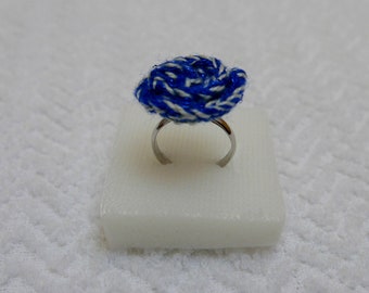 This beautiful ring with a crochet flower