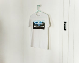 Welcome to Twin Peaks Shirt | Sign | Hand Drawn | Fan Art | David Lynch