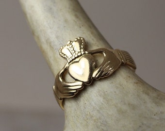 Estate 14K Gold Claddagh ring, Made In Ireland, size 8, Irish hallmarks, 1987 gold Irish ring, Engagement ring, Irish wedding ring