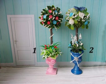 A tree in a pot. Topiary. Miniature Dollhouse. 1:12 Scale