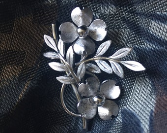 A & Z Vintage Silver Flowers Brooch