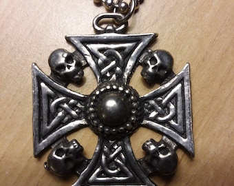 Celtic maltese cross pendant with skulls