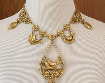 Vintage 60s 70s Gold Bird and Egg Bib Necklace Very Unique