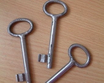 french vintage keys/large vintage keys/ gate keys/iron keys/hand forged keys/large keys/ primitive keys/ornate keys/genuine keys/french key