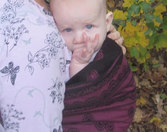 Ring Sling, Baby Carrier, Romantic Lace Lenny Lamb WCRS Wrap Conversion Ring sling - Pleated right shoulder - DVD included