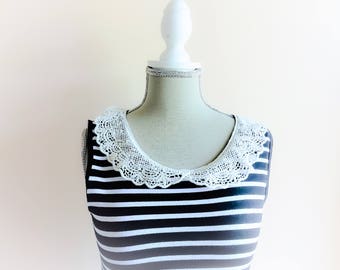 Sleeveless top in "Peter Pan collar" sailor lace never worn 90 s sailor collar Peter Pan lace.