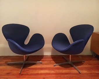 Arne Jacobsen Swan Chairs for Fritz Hansen Danish Modern mid century