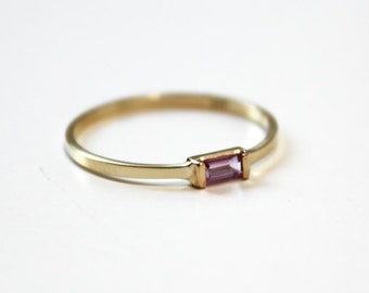 Pink Sapphire Baguette Stacking Ring (14K yellow gold)