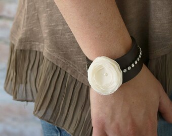Cuff Bracelet for Her - Leather Bracelet for Her - Leather Cuff for Her - Cuff Gift for Girlfriend - Wife Loves Jewelry - Leather Cuff