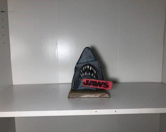 Jaws Shelf Sitter