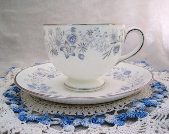 WEDGWOOD - Bone-china teacup and saucer - Belle Fleur