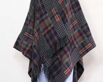 Poncho | vintage poncho | checked poncho | 80s | wollen doek