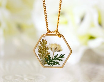 Resin / necklace /Terrarium Necklace, Gift for her, Real Flower Necklace, Minimalist Necklace, Cool Necklace, Resin Necklace, Boho, bohemian