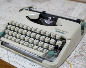 Olympia Spendid 33 Vintage Typewriter