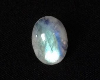 Moonstone Cabochon. White Gemstone Cabochon. Oval Cabochon. Irridescent Rainbow Moonstone