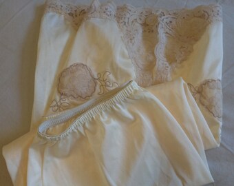 Half Slip Petticoat by Mardor (size 12 Aus/UK & 6/US)