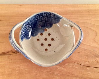 Ceramic Berry Bowl, Berry Bowl Colander, Handmade Berry Bowl Strainer, Pottery Berry Bowl, Food Prep, Housewarming Gift, Ceramic Strainer