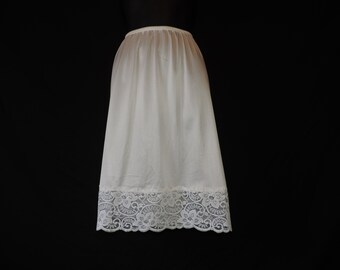 white lace plus size half slip 1970s vanity fair delicate nylon slip XXL