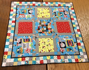 Peanuts Quilt with Bonus Pillowcase, Charlie Brown and Snoopy, Lucy, Linus, Woodstock Play Quilt, Napping Blanket