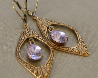 Amethyst Rhinestone Earrings, Art Deco Brass Earrings, Light Purple Rhinestone, Victorian Style, Bridesmaid Jewelry, Lapin du Printemps
