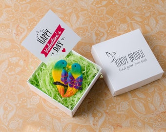 Polymer clay birds brooch Love kiss brooch Bird jewelry Bird pin Birdie brooch Pair of birds Tropical jewelry handmade Birds on a branch