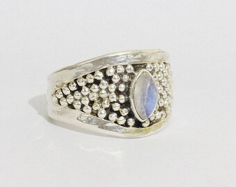 Rainbow Moonstone ring in Sterling silver 950%