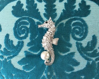 Seahorse Brooch.Rhinestone Pearl Brooch.Sea Horse.Silver Pin.bridal accessory.crystal pearl.seahorse broach.beach wedding.Seahorse Broach