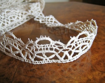 Fabulous vintage Tudor lace in Reticella style, Renaissance lace for ruffs, big yardage available. DESIGN (5)Ecru shade.