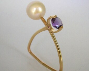 Abstract 14K yg Pearl and Amethyst Ring