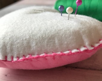 Heart Pincushion - Felt Pincushion - Pinholder - Needleholder - Pincushion