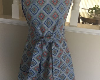 Womens apron - size medium