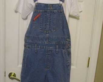 Vtg bib overall shorts size SMALL womens denim vintage bibs/ bib overall shorts UnionBay carpenter cargo style bibs