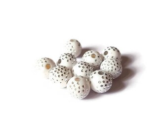 White dots round beads silver 8mm