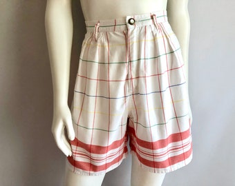 Vintage Women's 80's Lizwear, High Waisted, Pleated Shorts (M)