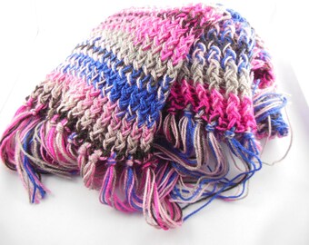 Wool scarf entirely knit hands