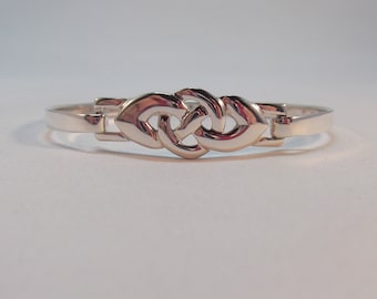 Lovely Celtic Knot Design Silver Bangle