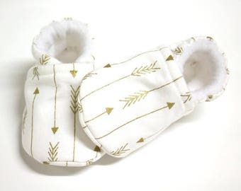 Arrow White Baby shoes, baby shoes girl, soft sole, baby booties, baby boots, toddler shoes, baby girl shoes, baby moccasins, metallic gold