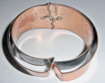 Fabulous vintage modernist Renoir copper hinged clamper bangle bracelet