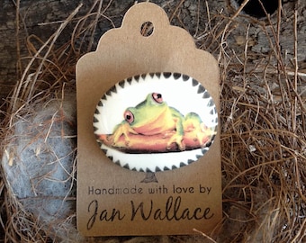 Australian Green Tree Frog - Handmade Ceramic Brooch