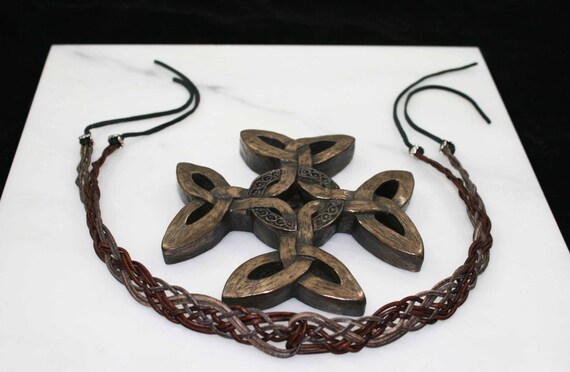 Celtic love weaving in gray and brown