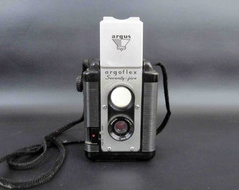 Vintage Argus Argoflex Seventy Five Camera with Original Leather Case. Circa 1940's - 1960's.