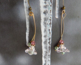 Flower Earrings, Swingy Earrings, Spring Earrings, Pink and Mint Earrings, Pink and Green Earrings, Glass Flower Earrings, Crystal Earrrings