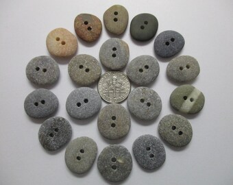 BEACH SEA STONE 18mm Buttons Red Brown Black Khaki Grey 20 Double Drilled Natural Stones Surf Tumbled Sewing Knitting Button Bead Peb 1411